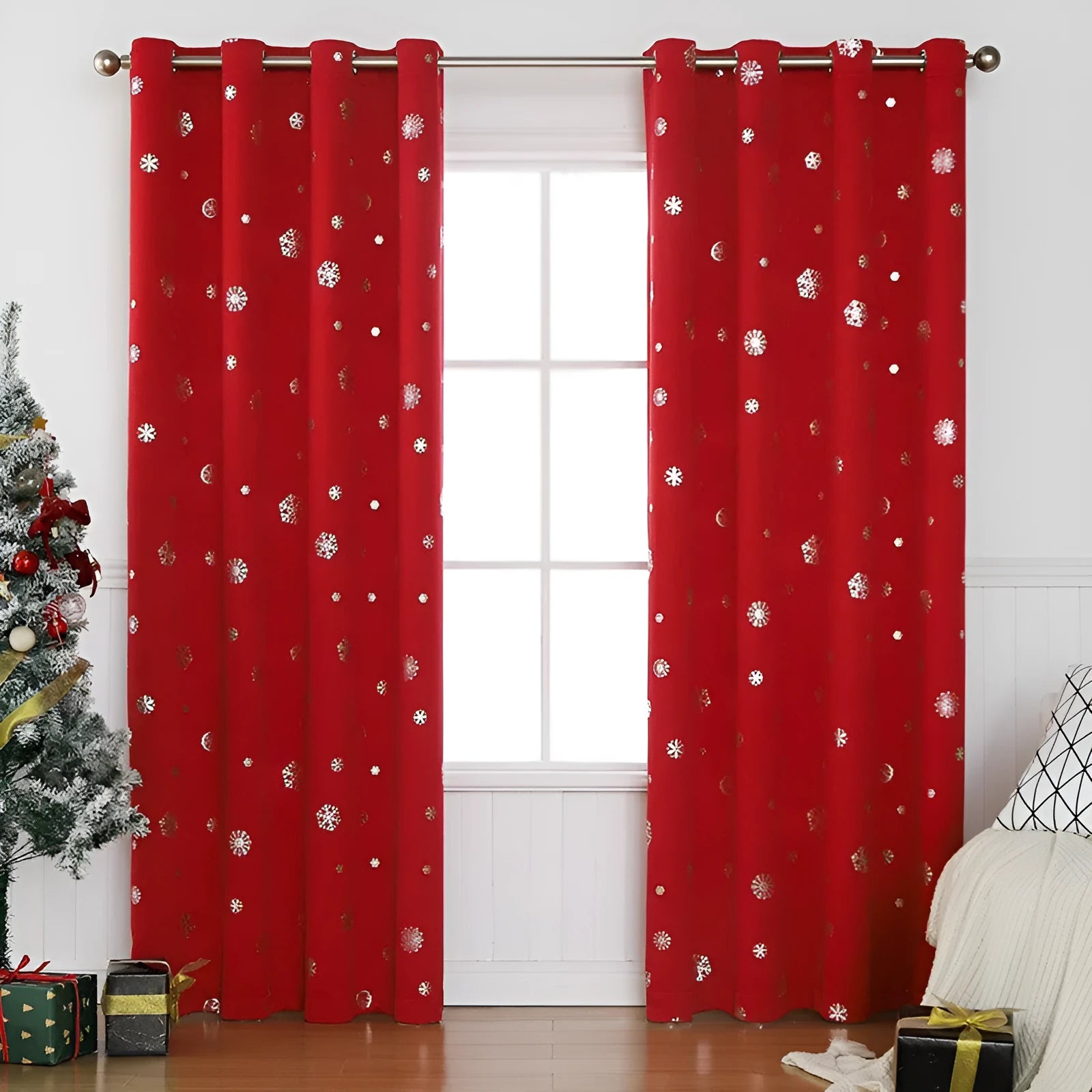 Polyester snowflake print shade curtain in red or green with modern design