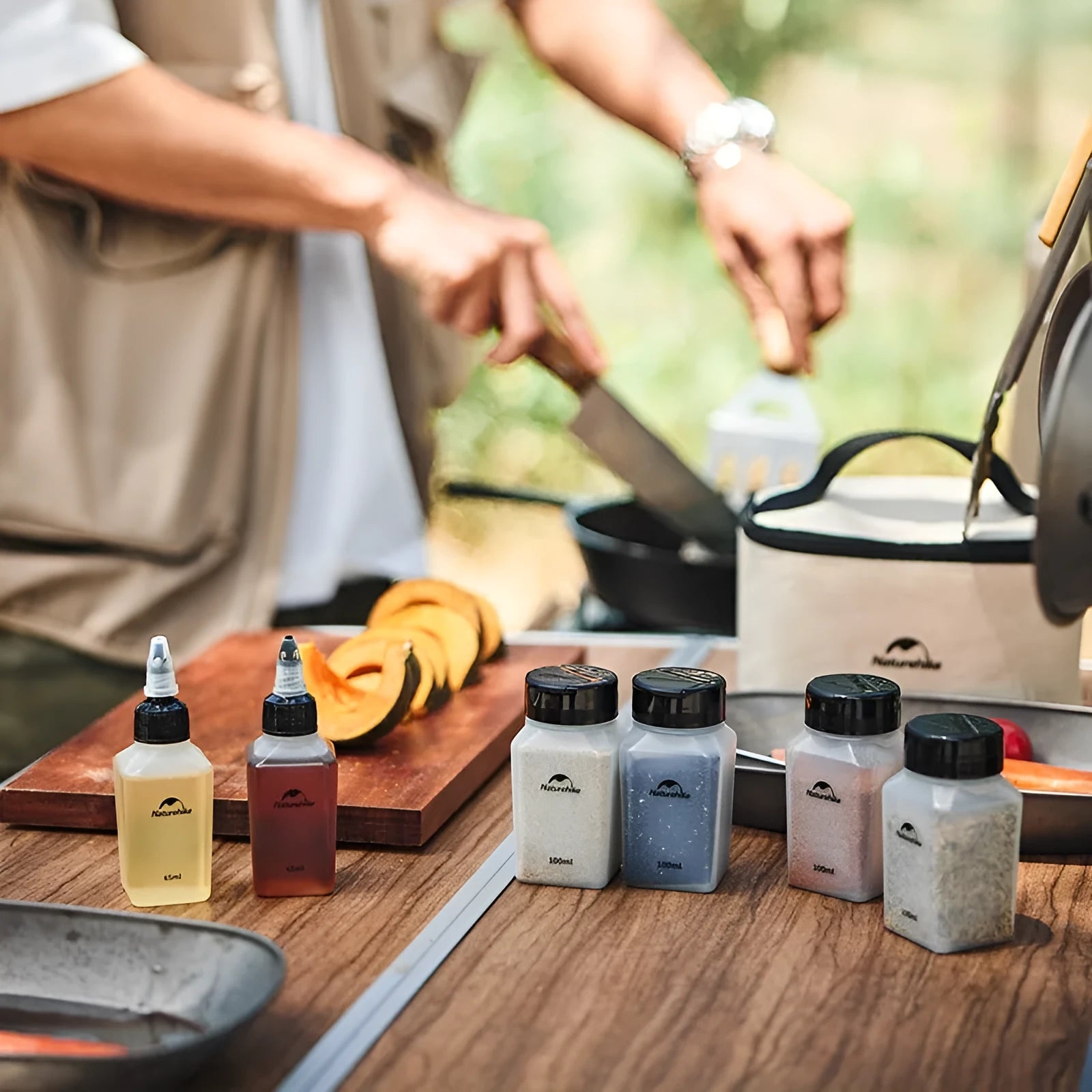 Naturehike six-piece portable outdoor seasoning bottle set in modern simplicity style.