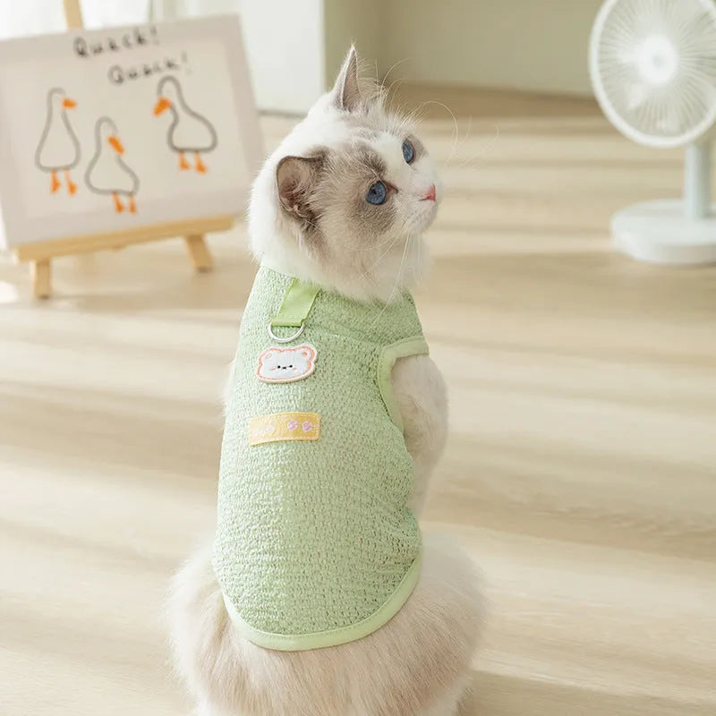 Knitted fabric cat clothes with bear patch in blue, green or yellow colours