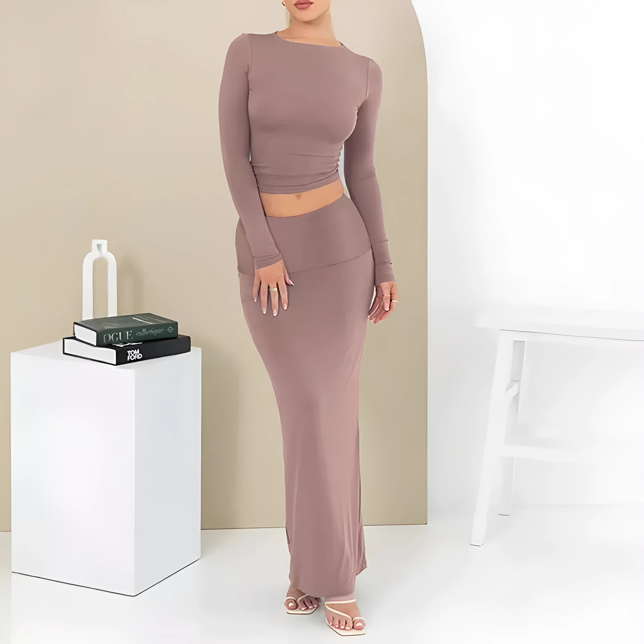 Women's autumn two-piece suit with three-quarter sleeve top and long skirt in sanded polyester fabric