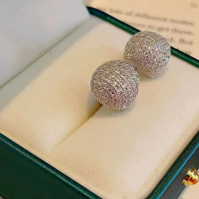 Geometric drop-shaped full diamond little golden beans ear clip earrings in gold and white colours