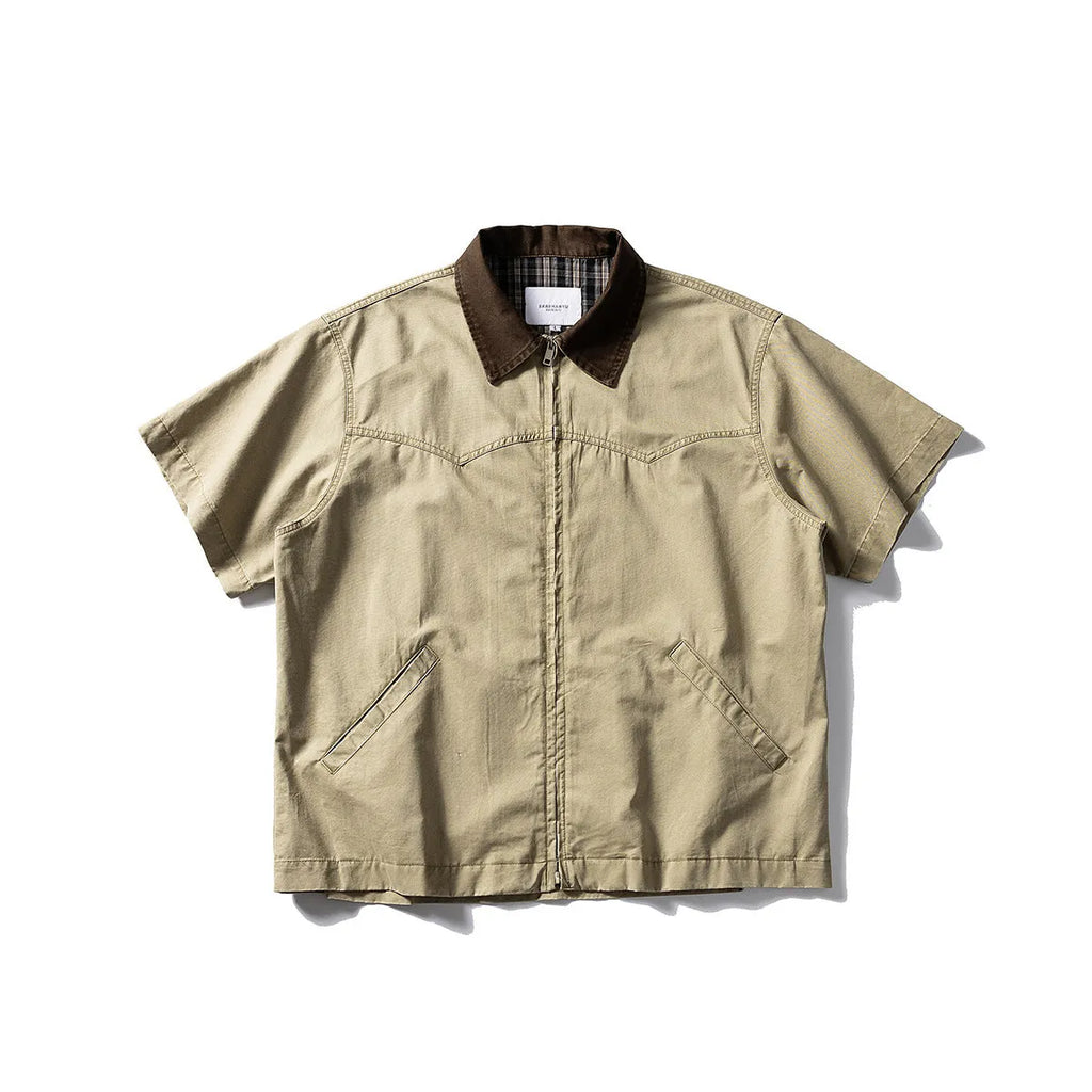 Men's washed cotton overalls shirt with short sleeves in khaki colour, loose fit cardigan style