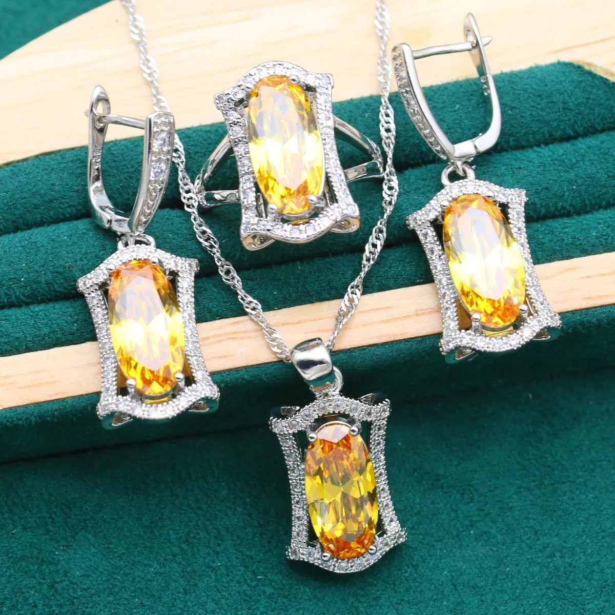 Anti-allergy zircon jewellery set with necklace, earrings, ring, and bracelet in yellow or olive colours
