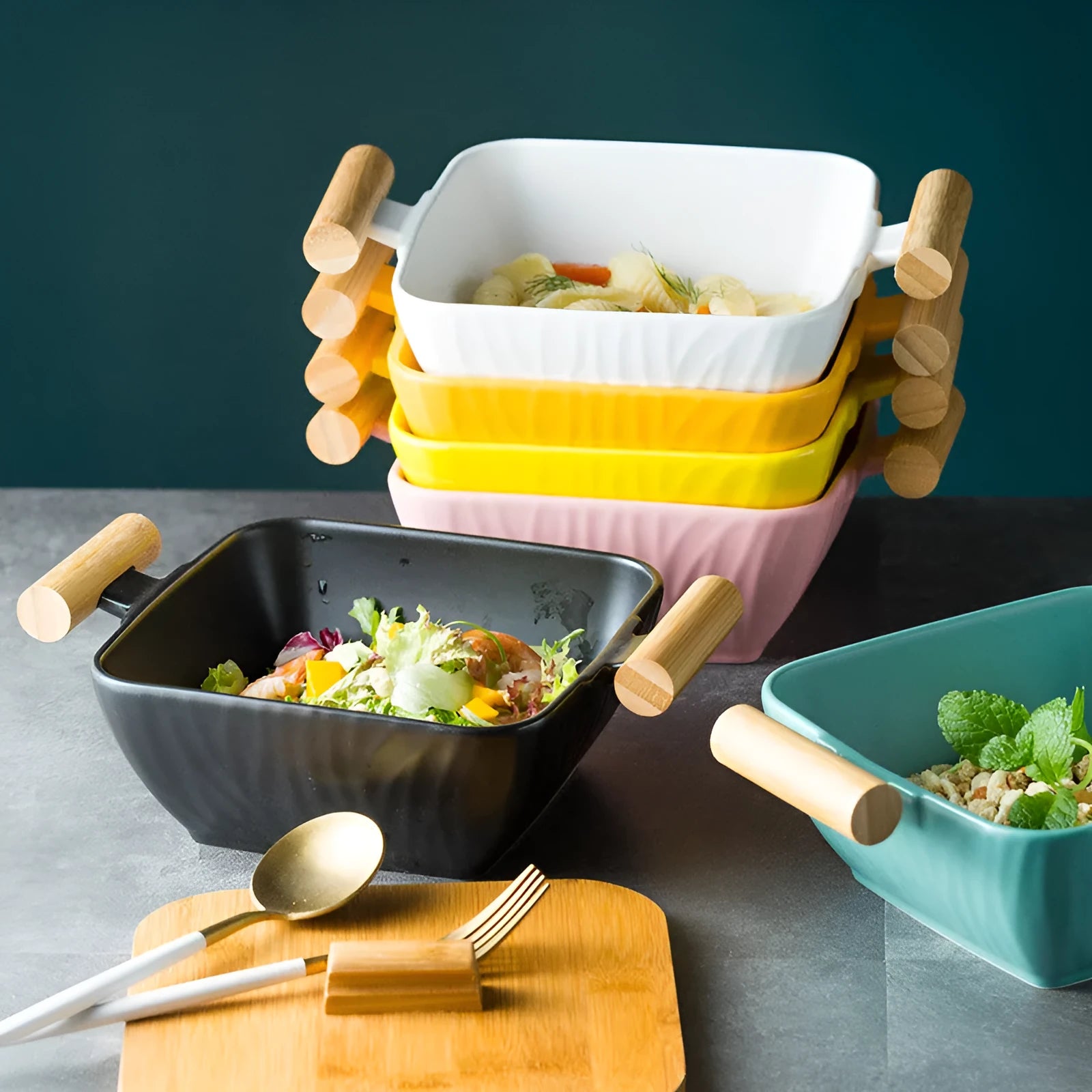 Ceramic bowl with irregular shape and matching lid in heat-resistant porcelain