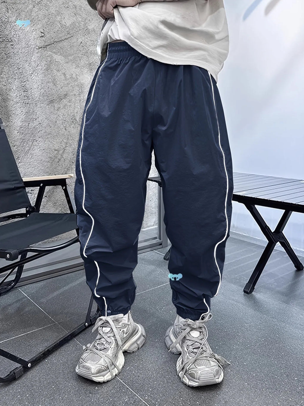 Men's loose fit bamboo fibre sports trousers in cropped length with high elasticity