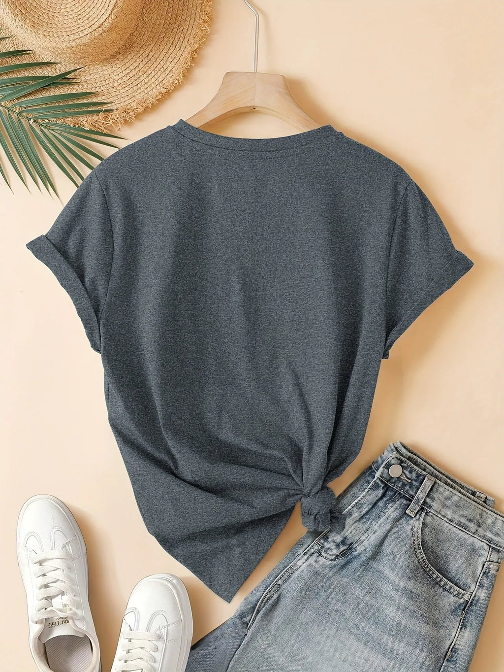Women's short sleeve round neck t-shirt with an art retro pattern, in pure cotton fabric.