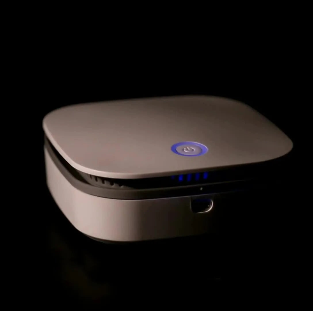 White USB-powered compact air purifier for car and small room use