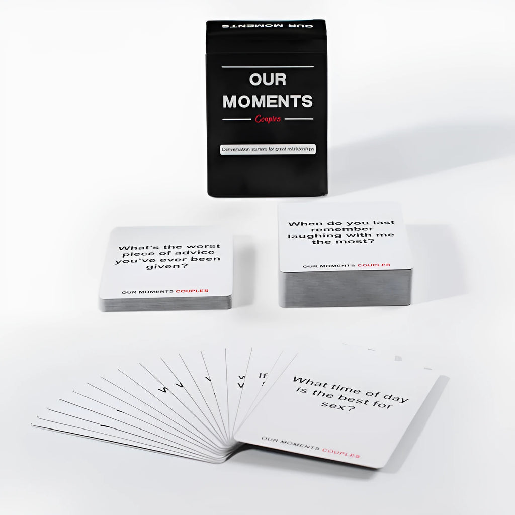 Black coated paper communication cards for couples, measuring 9cm by 6.5cm, in storage box