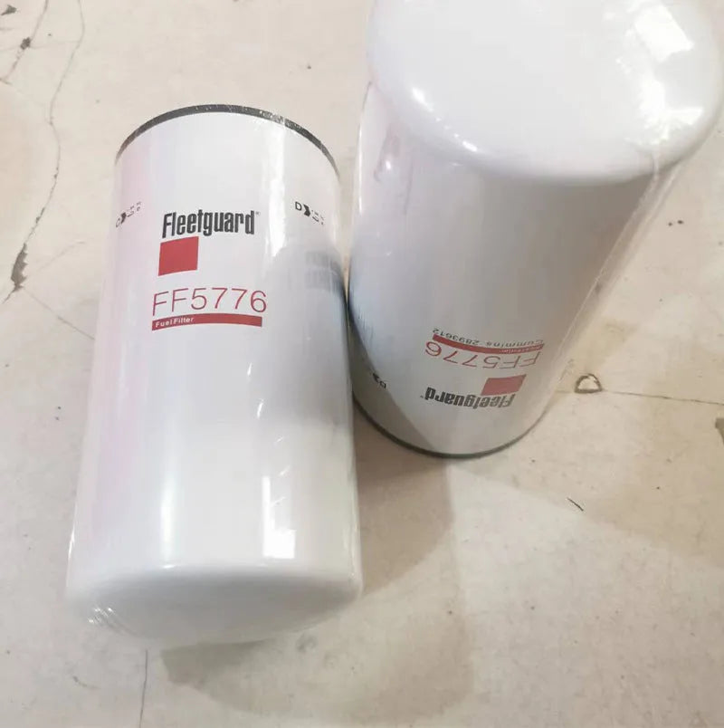 Glass fibre folding filter element for oil purification with 32mm ports.
