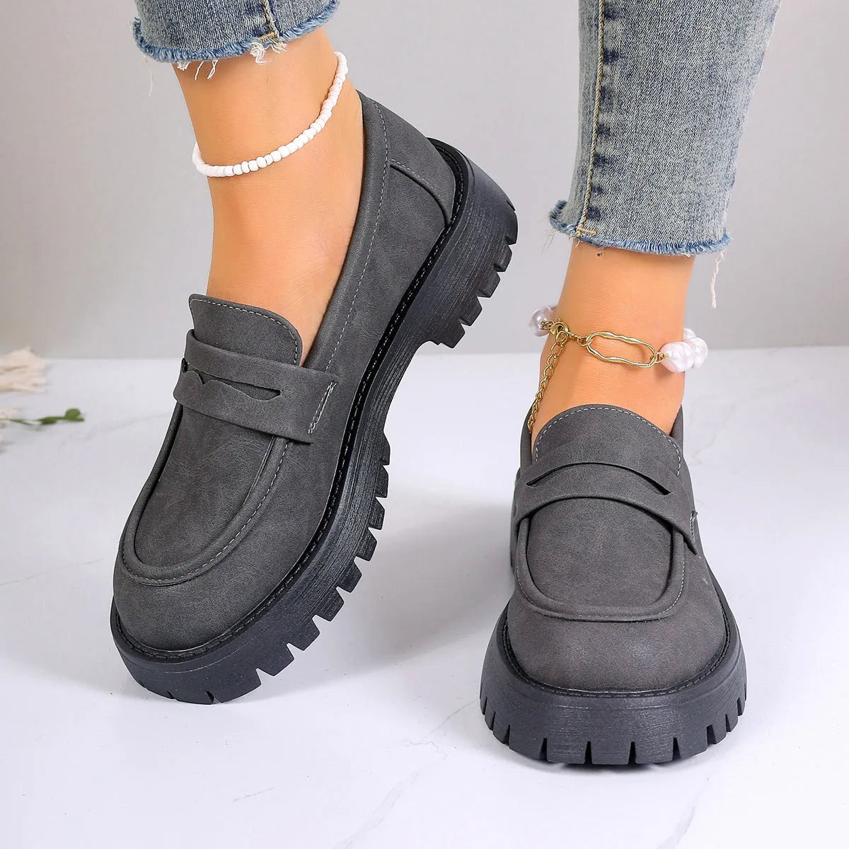 Women's chunky heel platform British style leather shoes with low heel and round toe in black