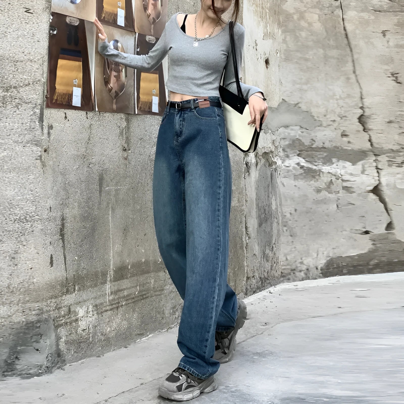 Women's retro straight jeans in cotton denim fabric with high waist design and straight leg cut