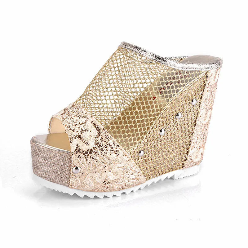 Women's chunky heel platform sandals with hollowed heel design in black colour