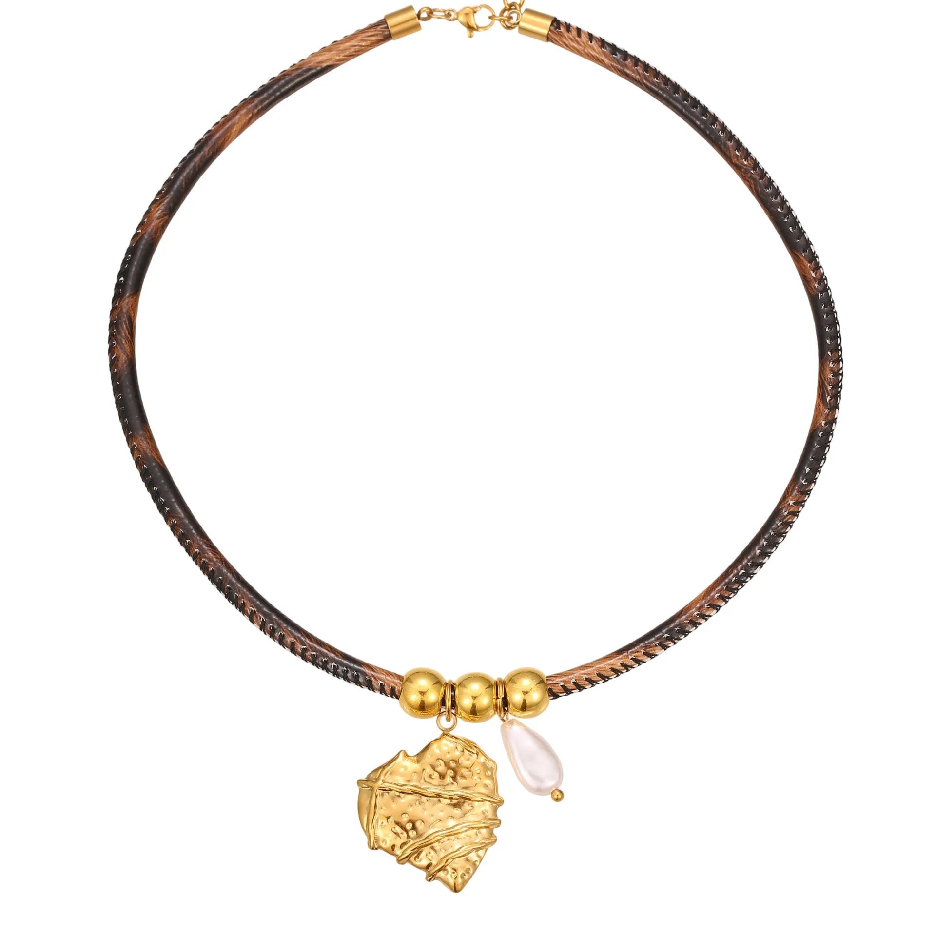 Geometric leopard pendant on a stainless steel chain with gold electroplating, adjustable length.