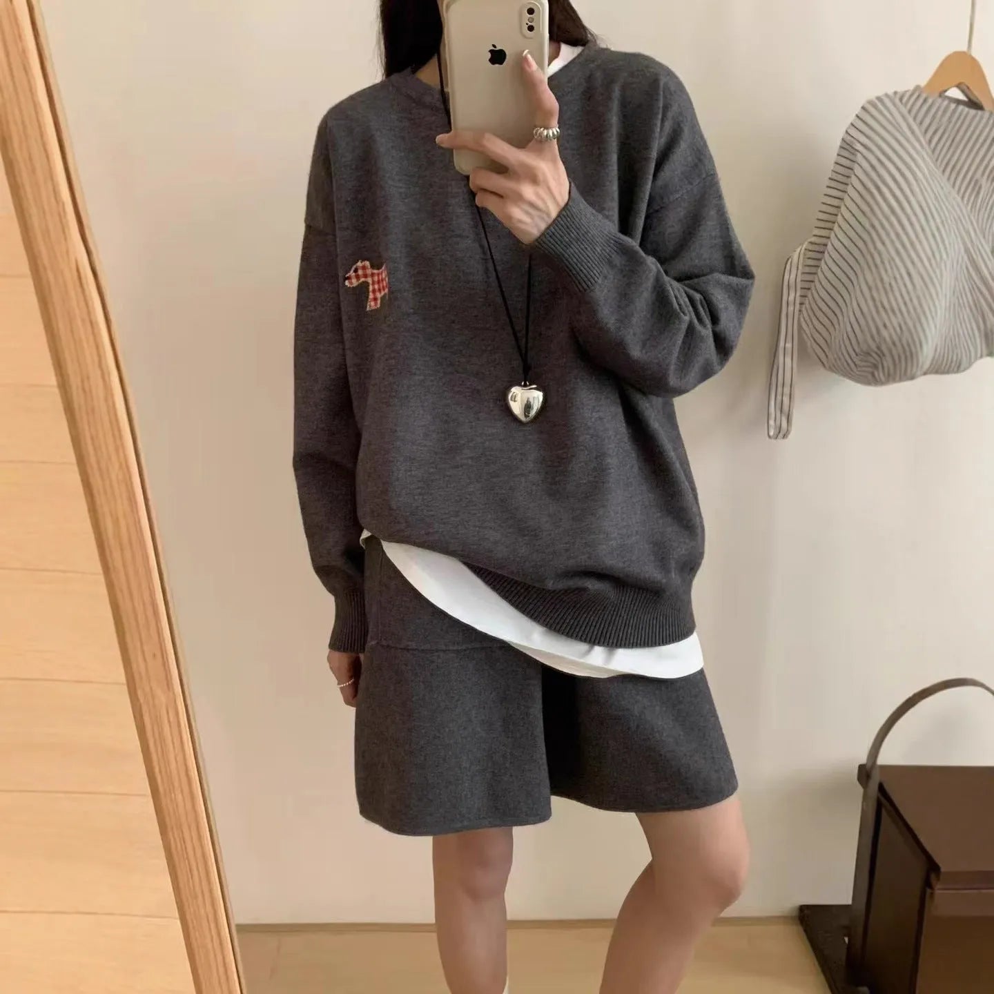Women's knitted animal pattern shorts suit with embroidery in imitation cashmere