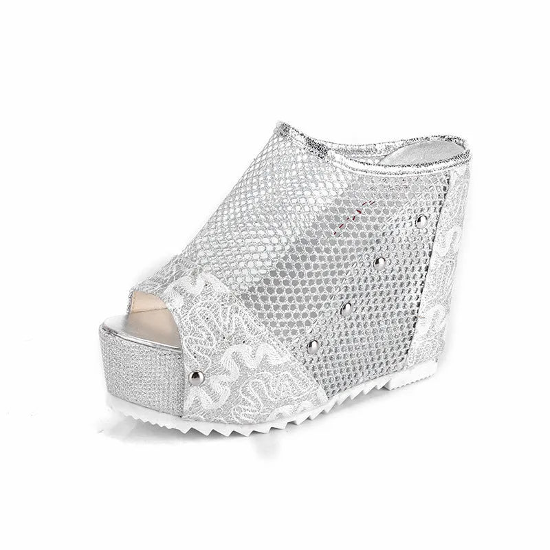 Women's chunky heel platform sandals with hollowed heel design in black colour