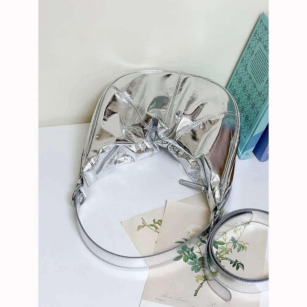 Women's dumpling-shaped shoulder bag in first-layer cowhide leather with double straps and sandwich pocket