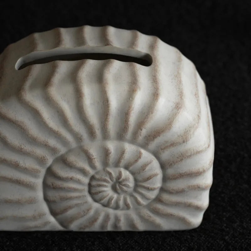 Conch ramble coloured resin decorative tissue box with modern simplicity design