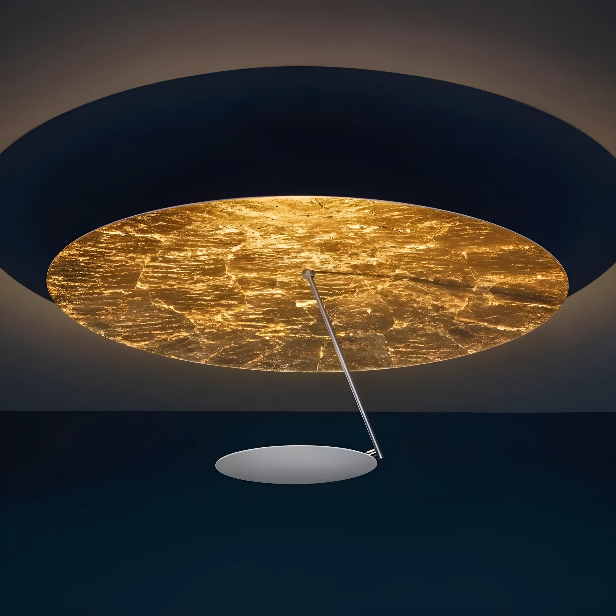 White or white gold iron ceiling lamp with warm LED light, 50cm diameter.