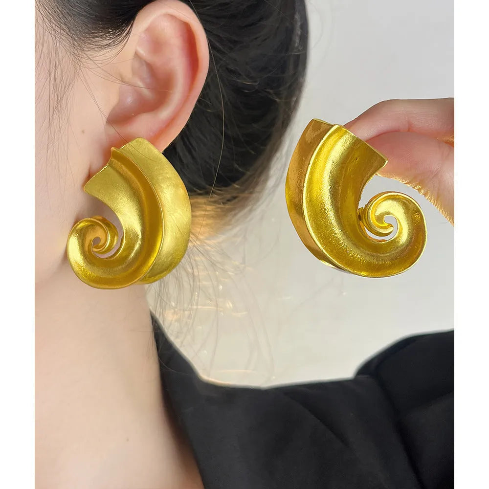 5cm geometric alloy ear studs with retro design in gold and silver colour options