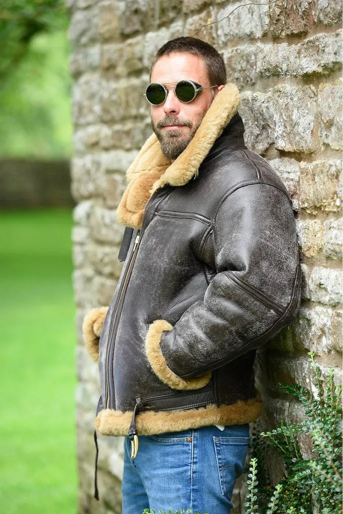 Men's vintage Western-style fur coat in black synthetic leather with straight hem design