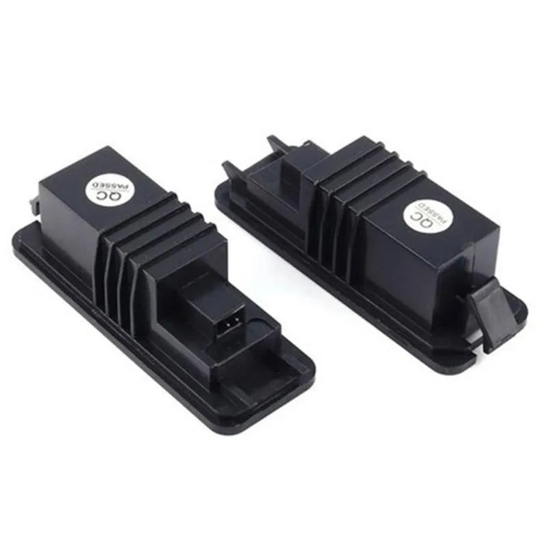 Volkswagen Golf Polo Phaeton LED licence plate light unit with 24 SMD LEDs and plug connector.
