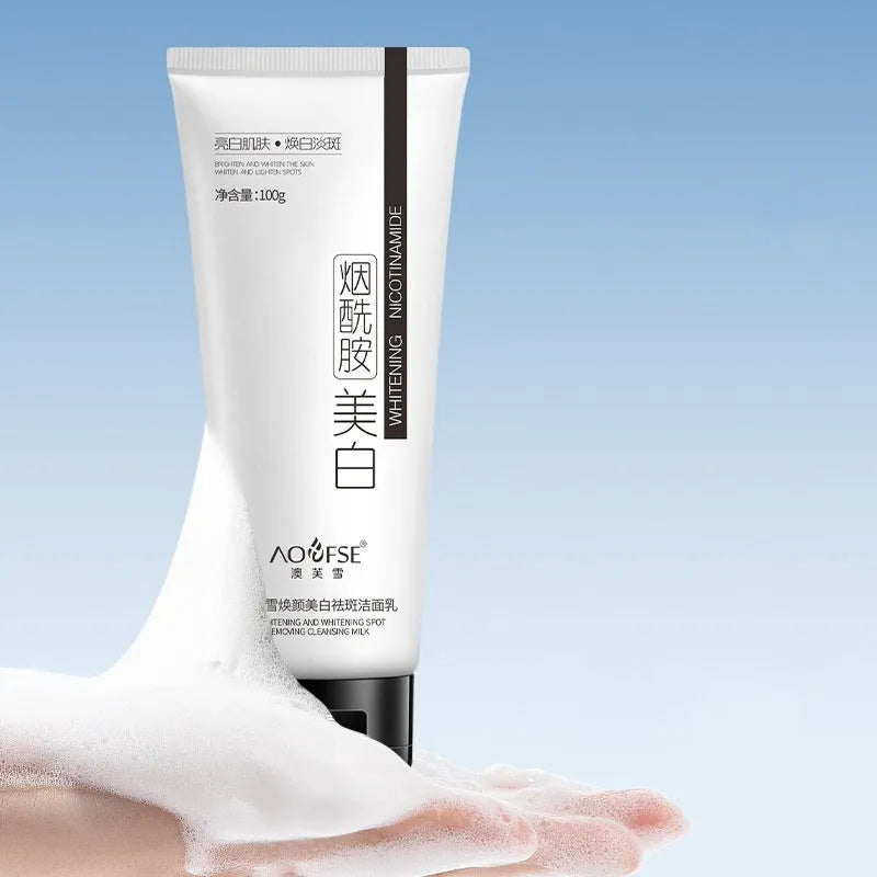 100ml whitening freckle removing facial cleanser bottle with pore cleansing formula
