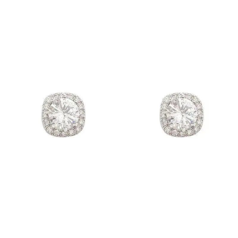 Square diamond geometric earrings in silver or gold colour with quadrilateral shape and simple cold style