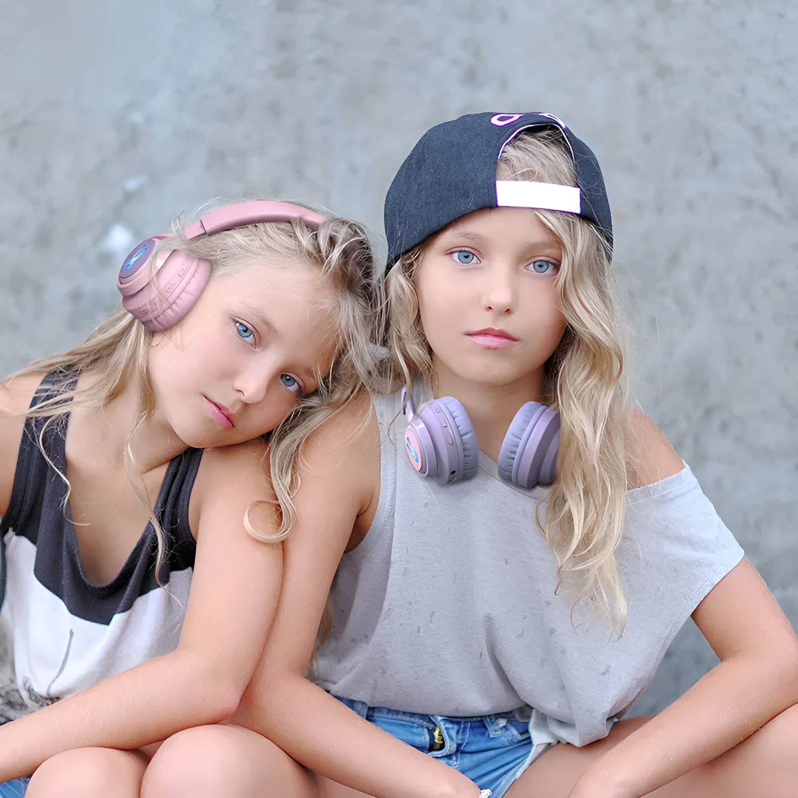 Wireless children's headphones with RGB lights in bunny purple colour.