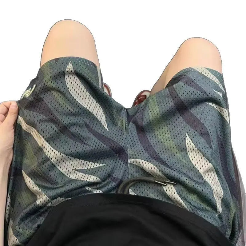 Men's camouflage-coloured cotton blend mesh shorts with a straight-leg fit