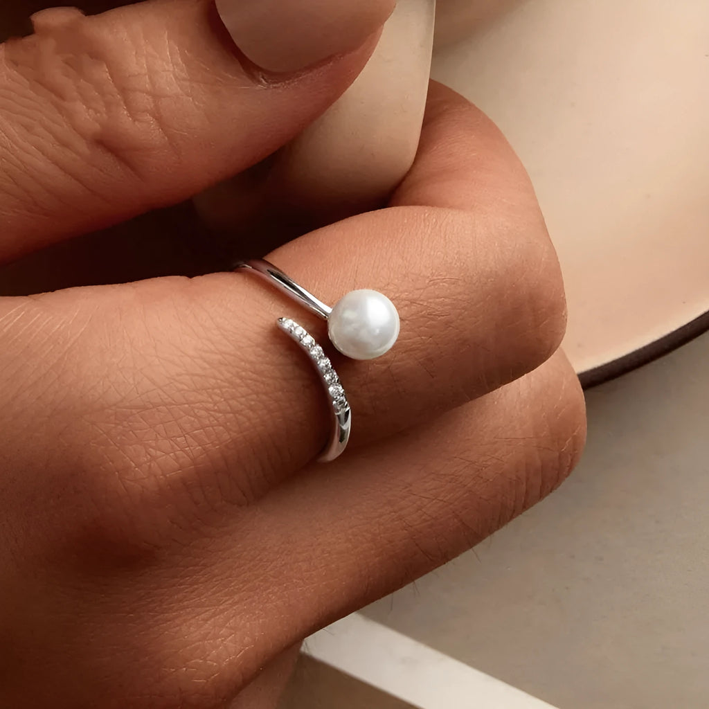 S925 sterling silver adjustable open loop ring with shell pearls in natural style