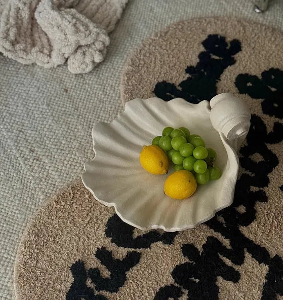 White shell design resin fruit plate ornament for table centrepiece decoration with light luxury styling