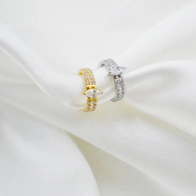 Ladies heart-shaped 316 titanium steel earrings with diamond-treated zircon in silver and gold colours