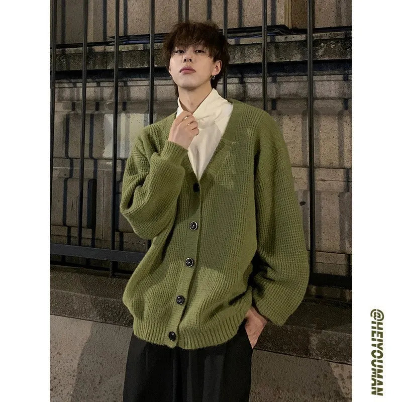 Men's loose fit cotton blend V-neck cardigan in retro style solid colours