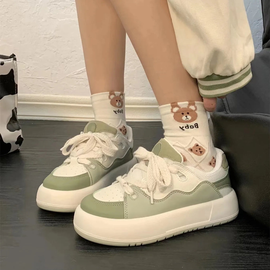 Green women's casual flat shoes with PU mesh uppers and non-slip soles