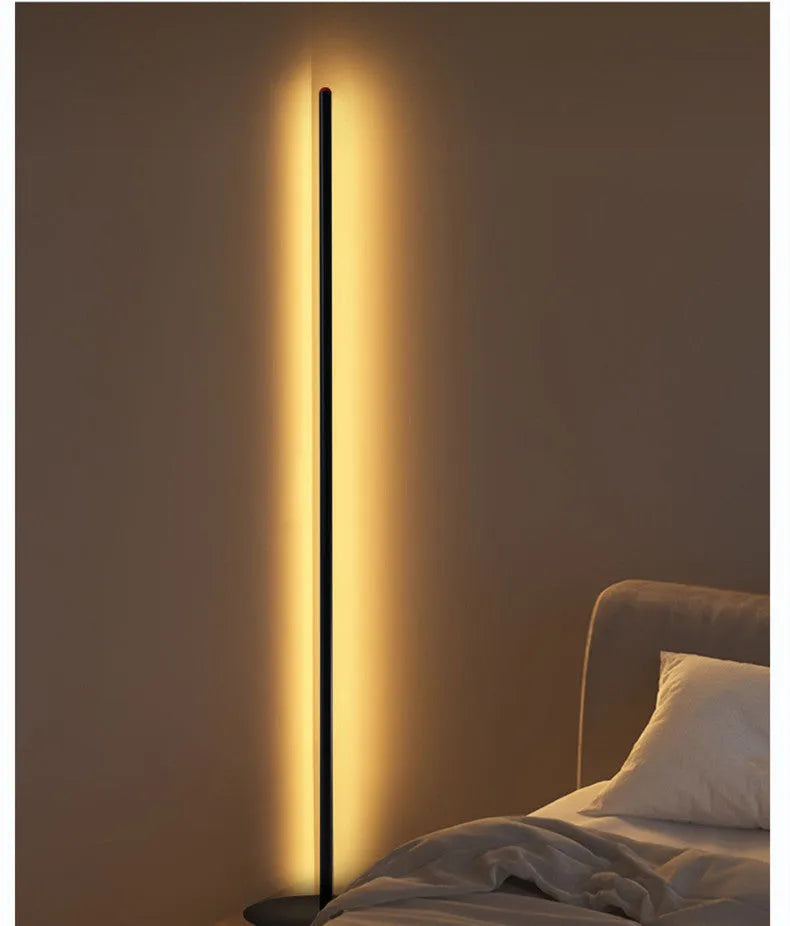 Vertical aluminium alloy floor lamp in modern simplicity style with three height options